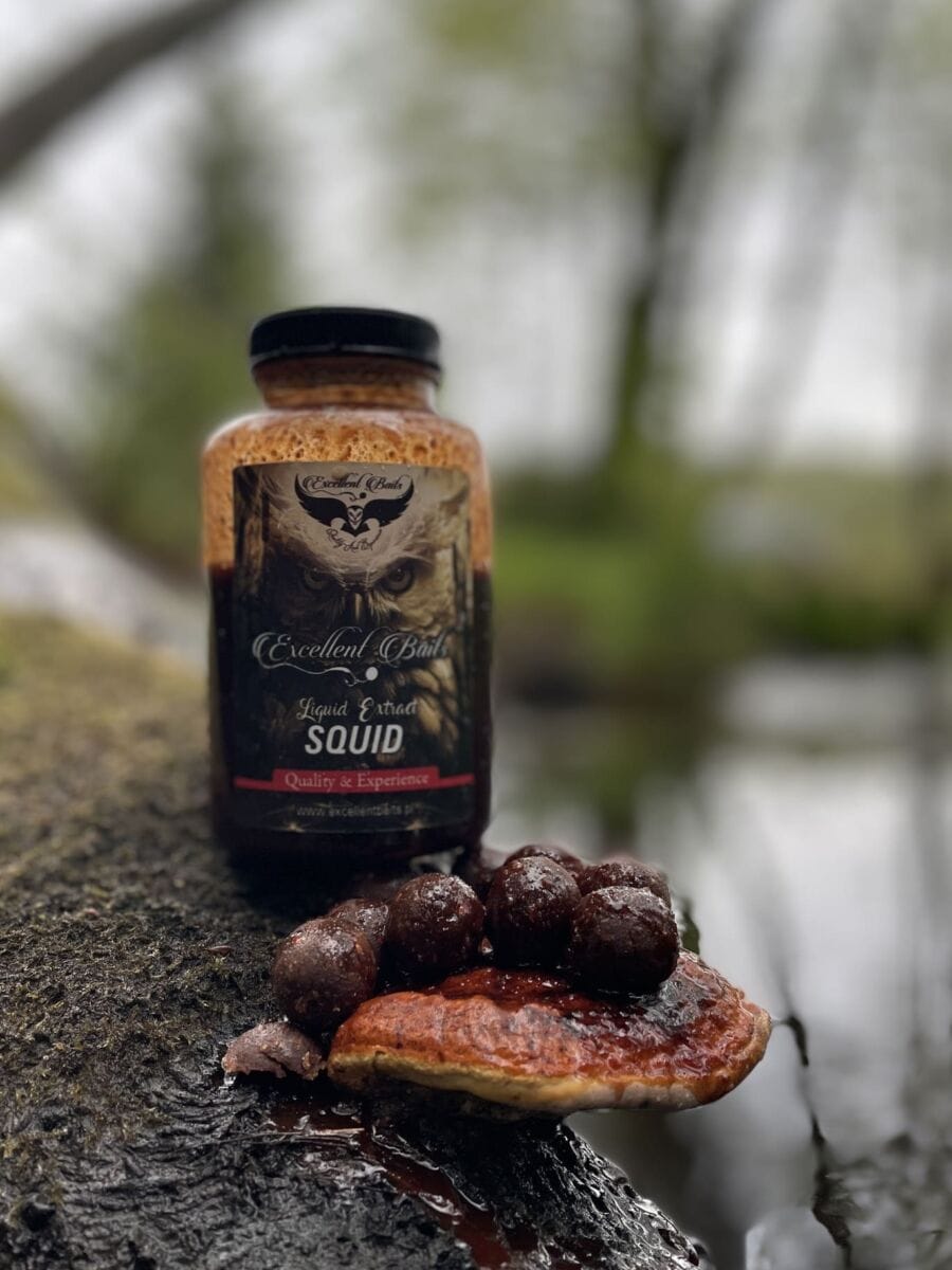Słoik z liquidem ekstrakt squid i kulki proteinowe